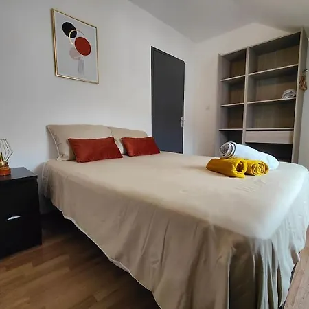 Апартаменты La Feline - Duplex - Vieux - Familial Валансьен
